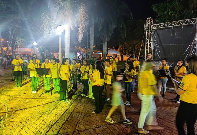 Apresentação da Orquestra do centro cultural Irmãos Quagliato na Noite de Sábado 